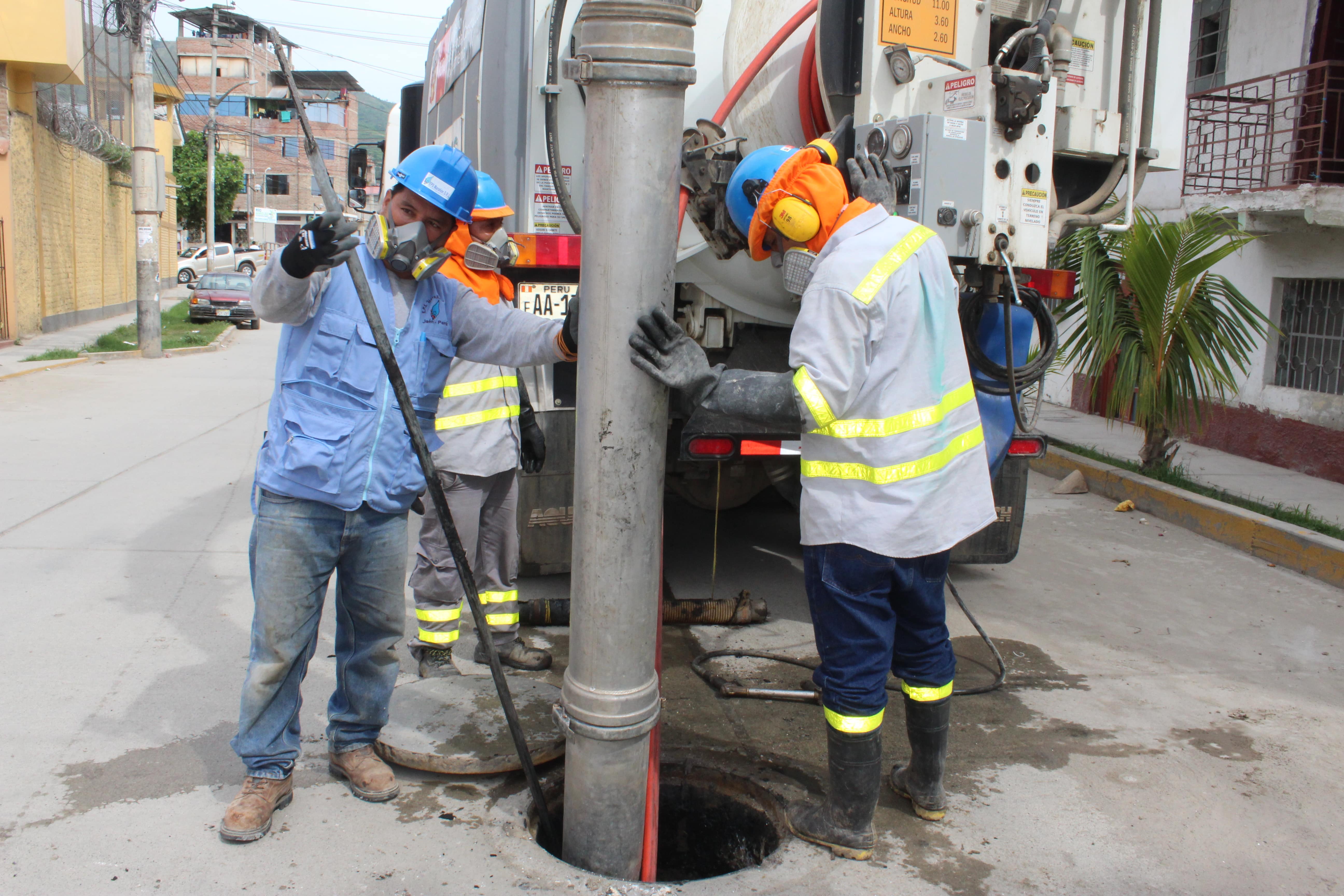 Operación Alcantarillado limpió casi 5 mil kilómetros de desagües en 185 distritos de 24 regiones del país